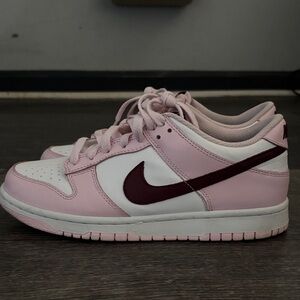 Nike Women's Pink and Burgundy Sneakers